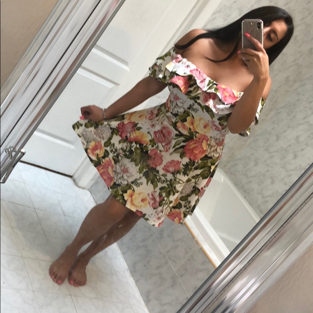 IVORY FLORAL OFF SHOULDER DRESS - Picture 3 of 4